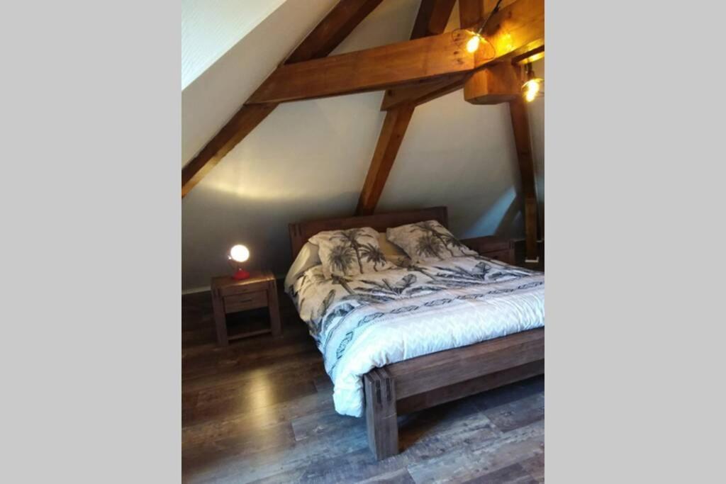 Appartement Lumineux, Calme Et Panoramique !! Pouligney-Lusans エクステリア 写真