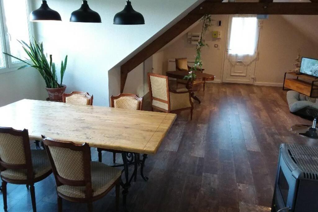 Appartement Lumineux, Calme Et Panoramique !! Pouligney-Lusans エクステリア 写真